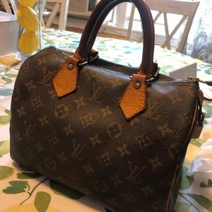 AUTHENTIC Louis Vuitton Speedy 25